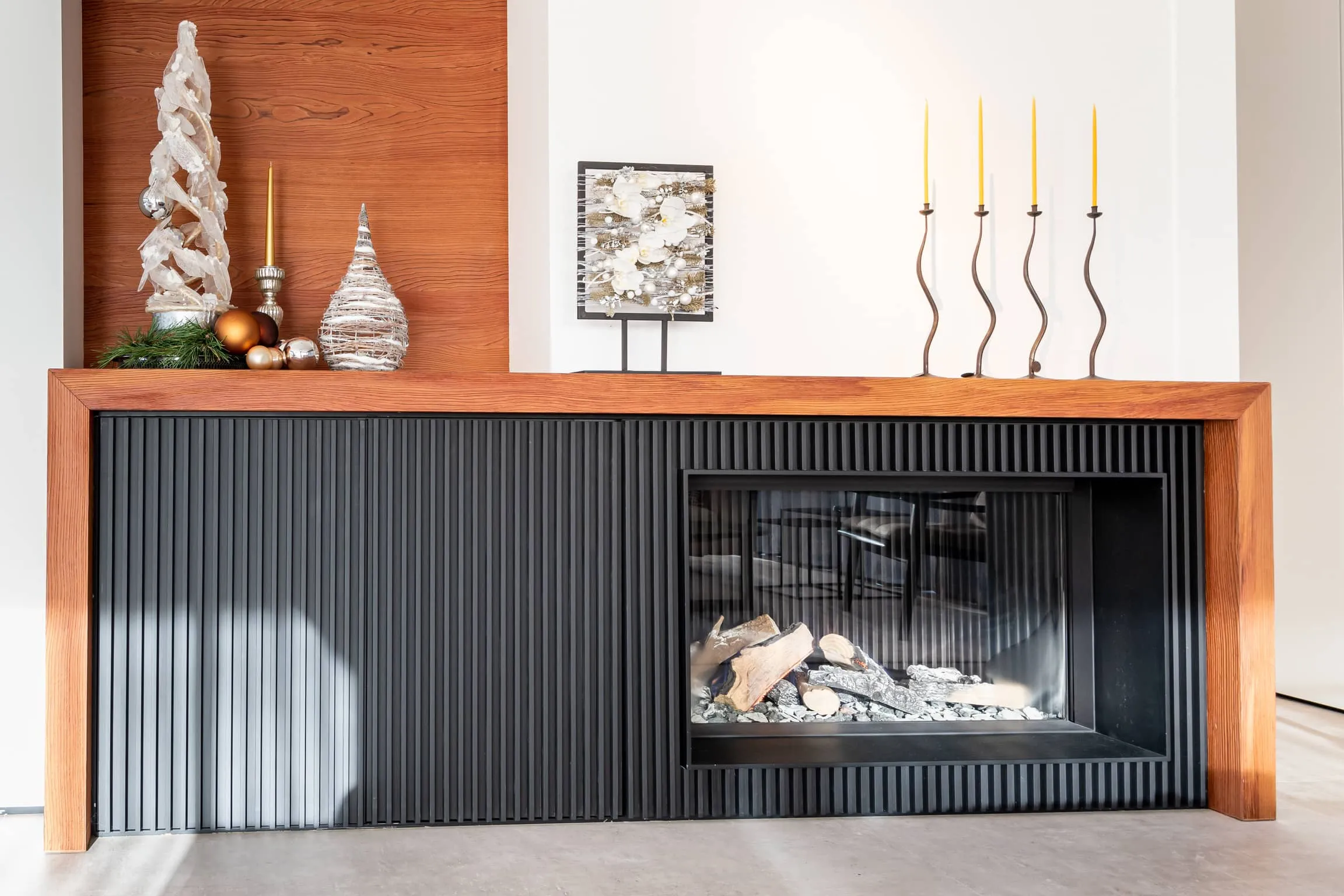 Hoge kwaliteit afwerking Rodan Interieur op een inbouw vuurplaats