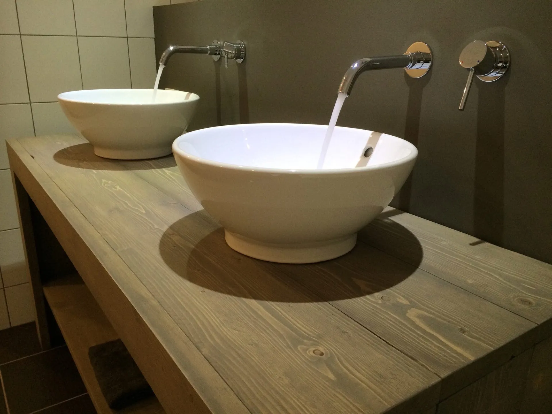 wooden washbasin 