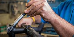 Clé dynamométrique : à quoi sert-elle et comment l'utiliser ?