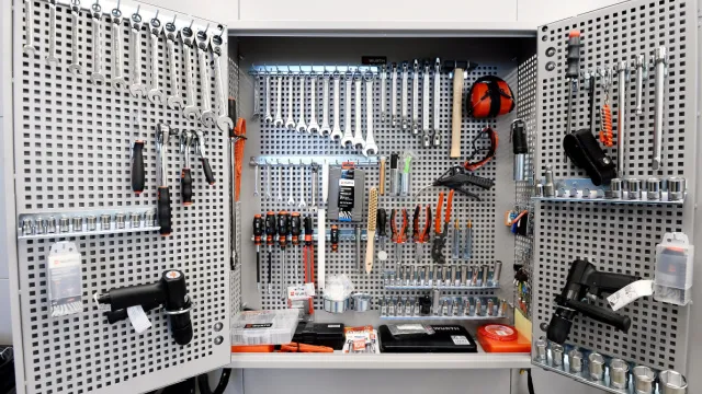 tool cabinet