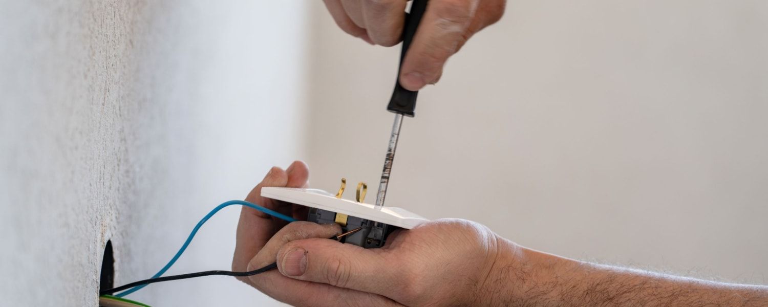 Tips hoe zelf een stopcontact te vervangen