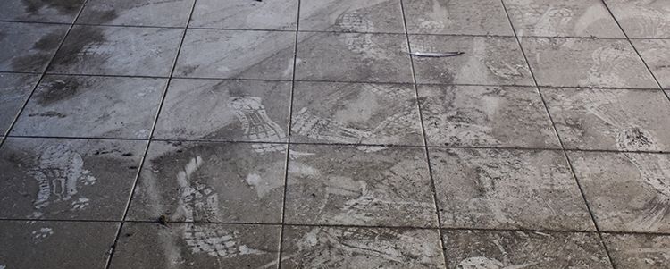 Removing grout haze