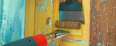 Oude verf verwijderen van hout – hoe ga ik te werk?