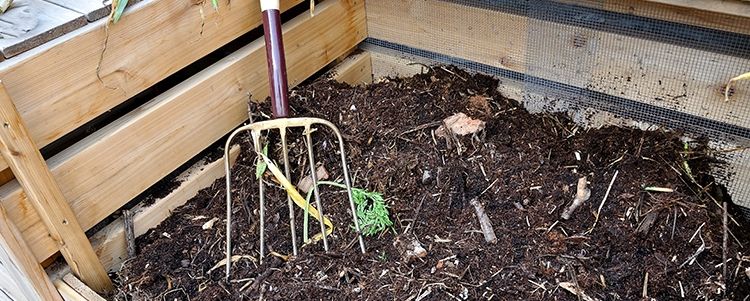 3 do-it-yourself compost bins